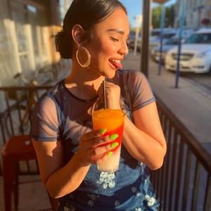 Meet your Posher, Selene